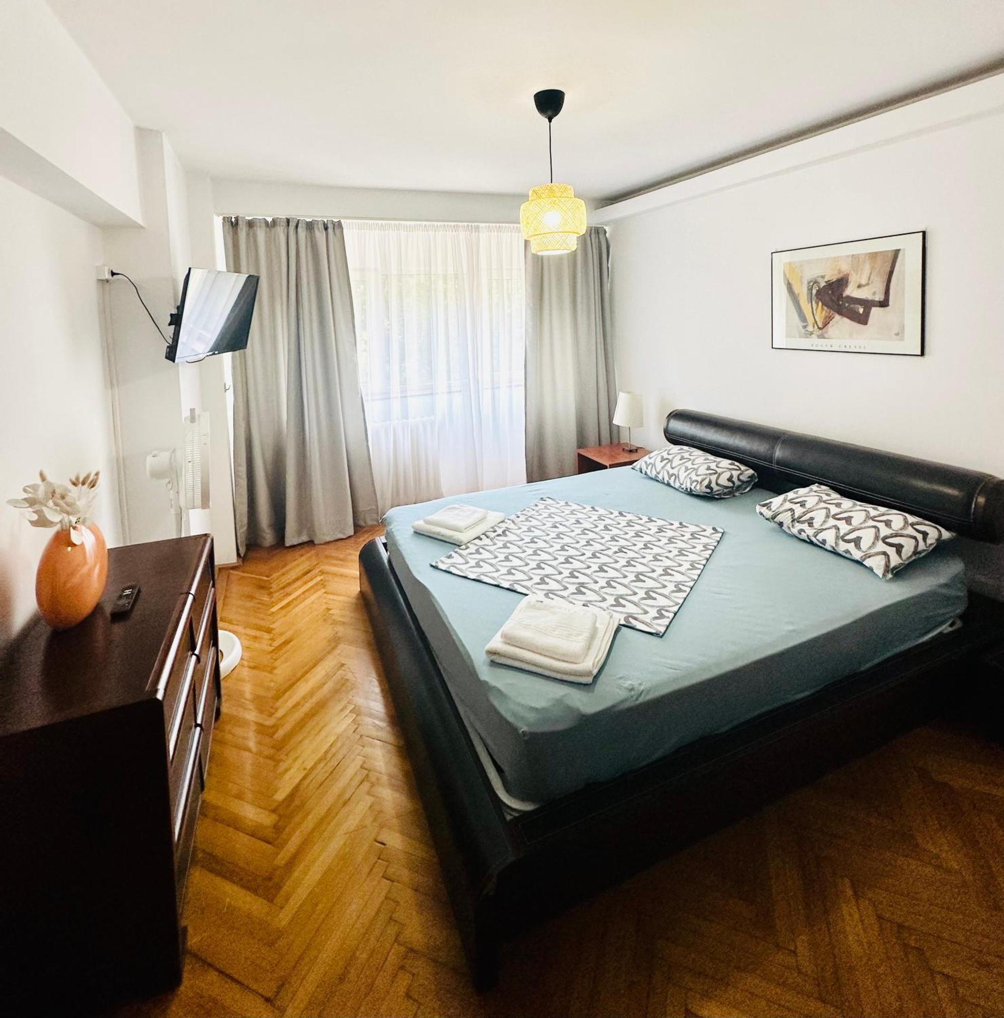 Tranquil Unirii Residence - Elegant & Spacious Living With Parking Steps From Parliament Bucarest Exterior foto