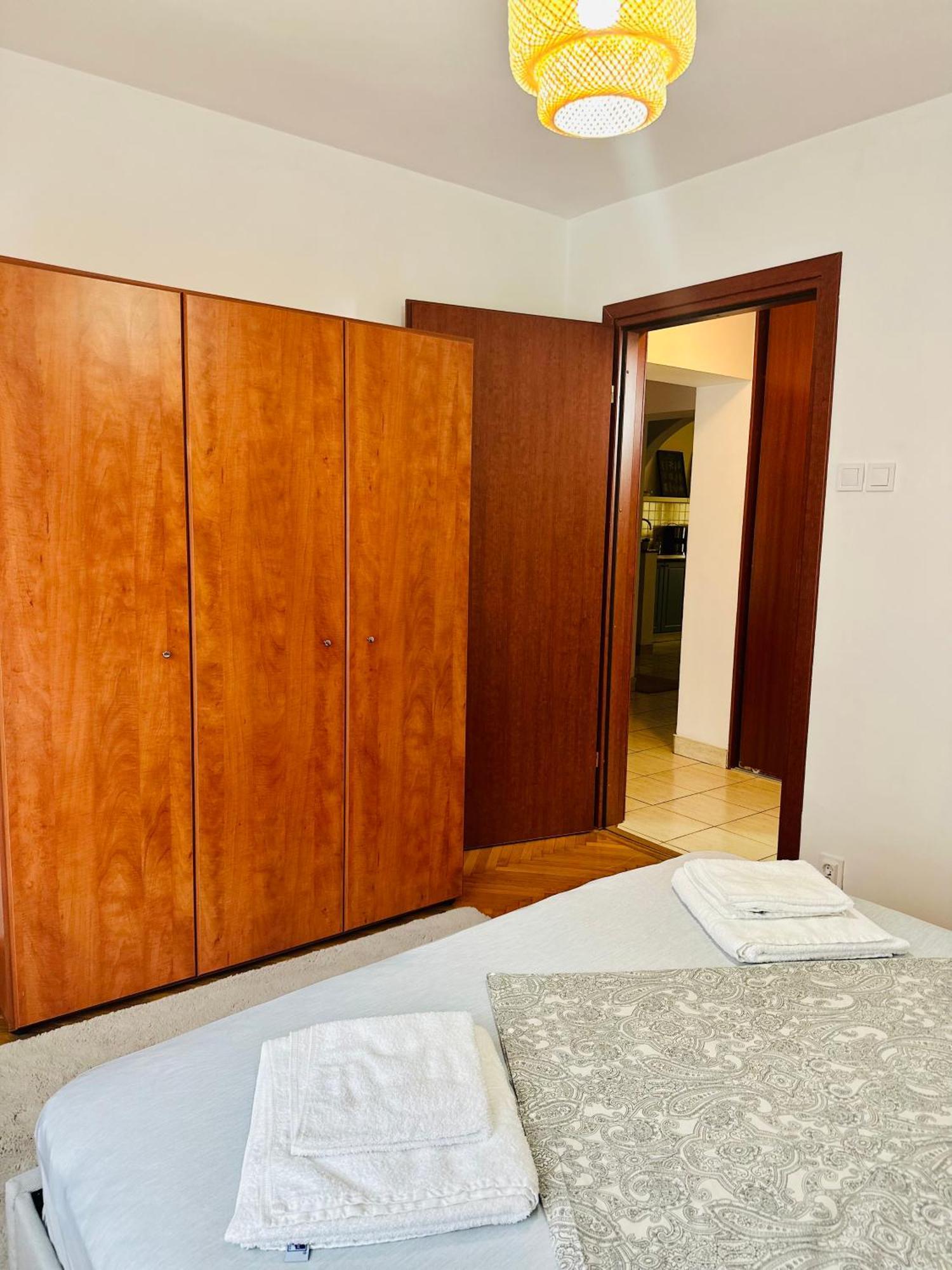 Tranquil Unirii Residence - Elegant & Spacious Living With Parking Steps From Parliament Bucarest Exterior foto