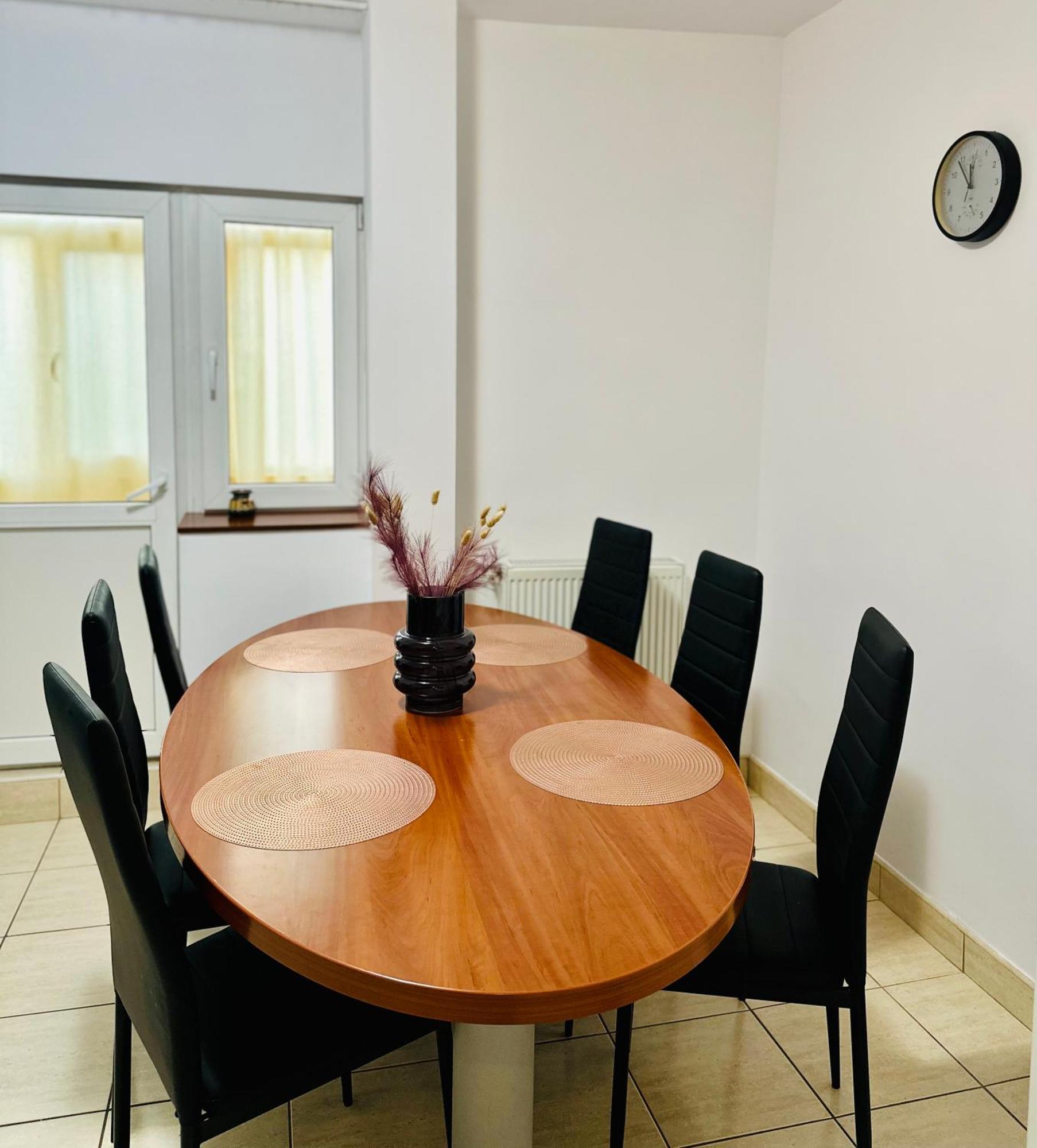 Tranquil Unirii Residence - Elegant & Spacious Living With Parking Steps From Parliament Bucarest Exterior foto