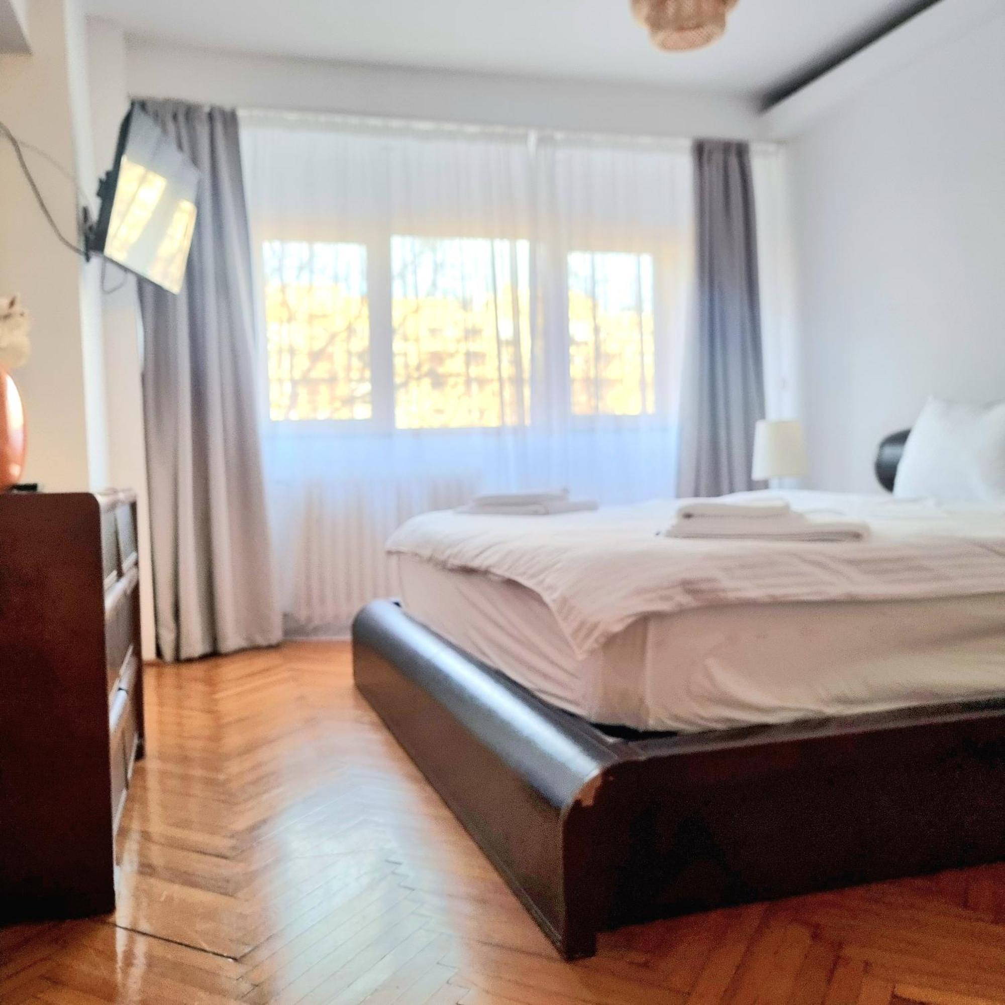 Tranquil Unirii Residence - Elegant & Spacious Living With Parking Steps From Parliament Bucarest Exterior foto