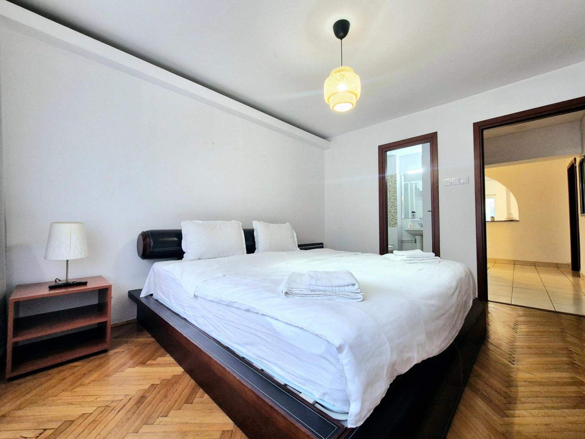 Tranquil Unirii Residence - Elegant & Spacious Living With Parking Steps From Parliament Bucarest Exterior foto